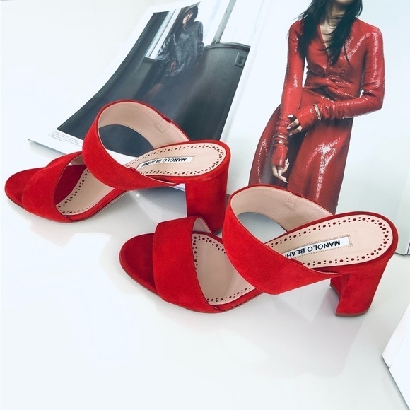 MANOLO BLAHNIK Khan Suede Block-Heel Sandals - Picture 2 of 9